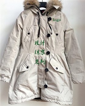 白色羽絨服 白色羽絨服